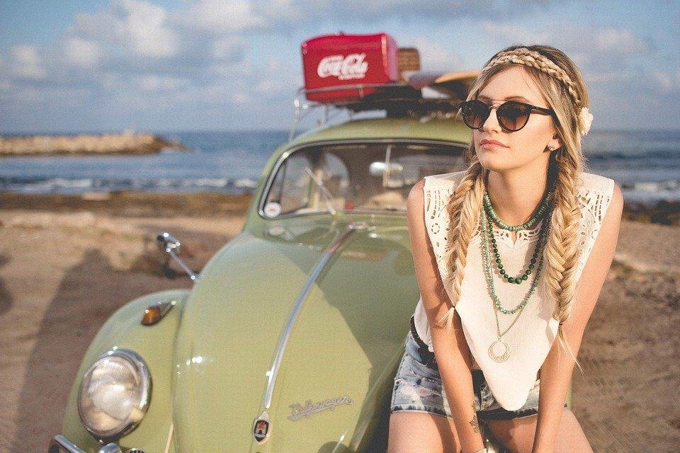 Pour les cheveux, barrettes, peignes, élastique, ciseaux