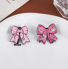 Duo de pin’s Infirmière au grand cœur maman sans notice