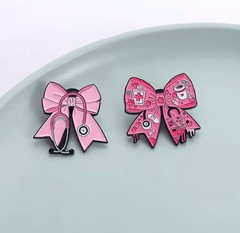 Duo de pin’s Infirmière au grand cœur maman sans notice