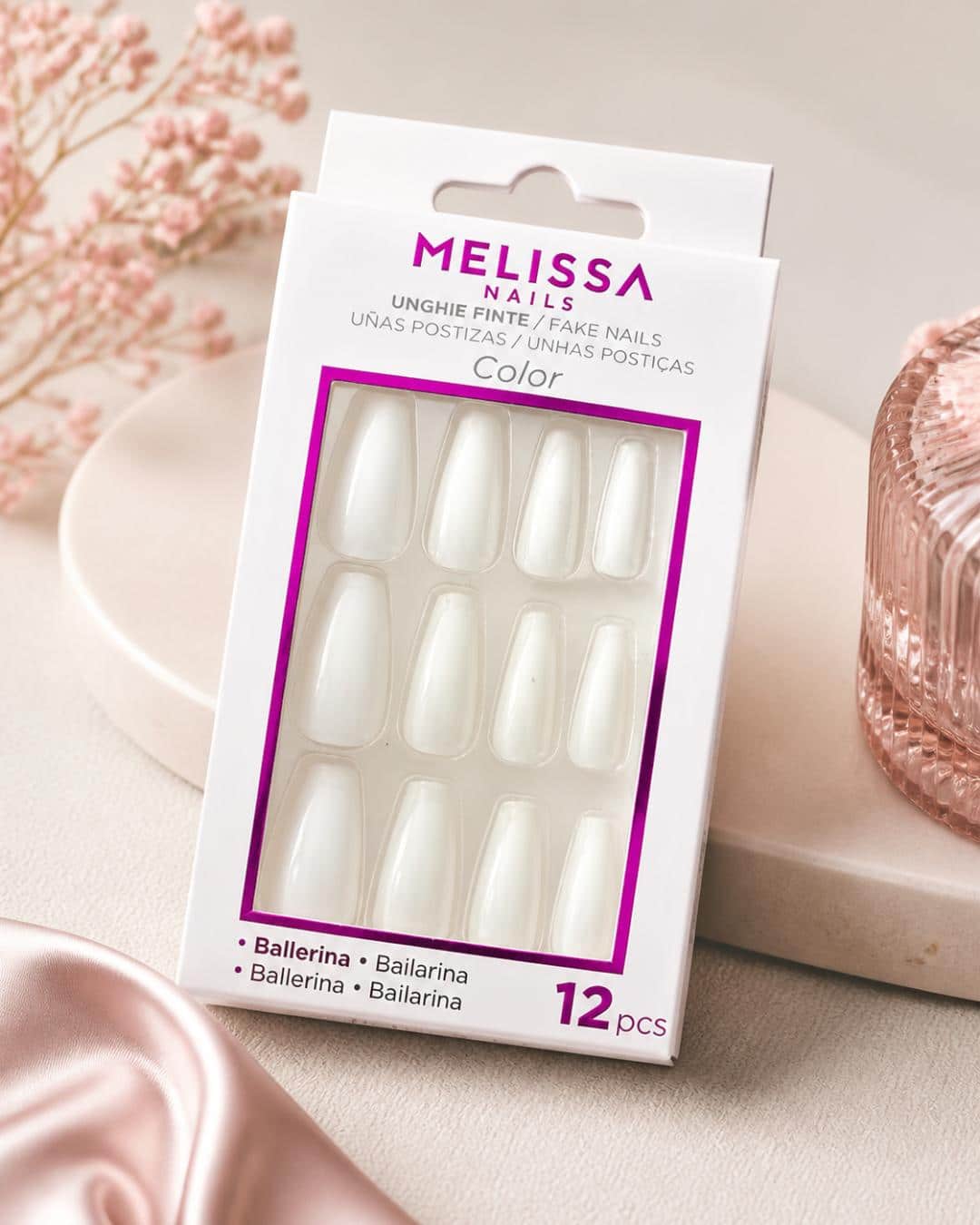 Faux ongles Blancs forme ballerine maman sans notice