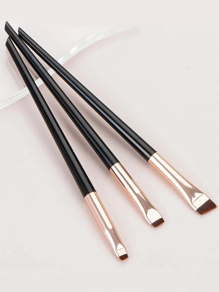 Lot de trois pinceaux à maquillage maman sans notice