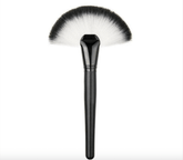 Pinceau éventail pour pour highlighter maman sans notice