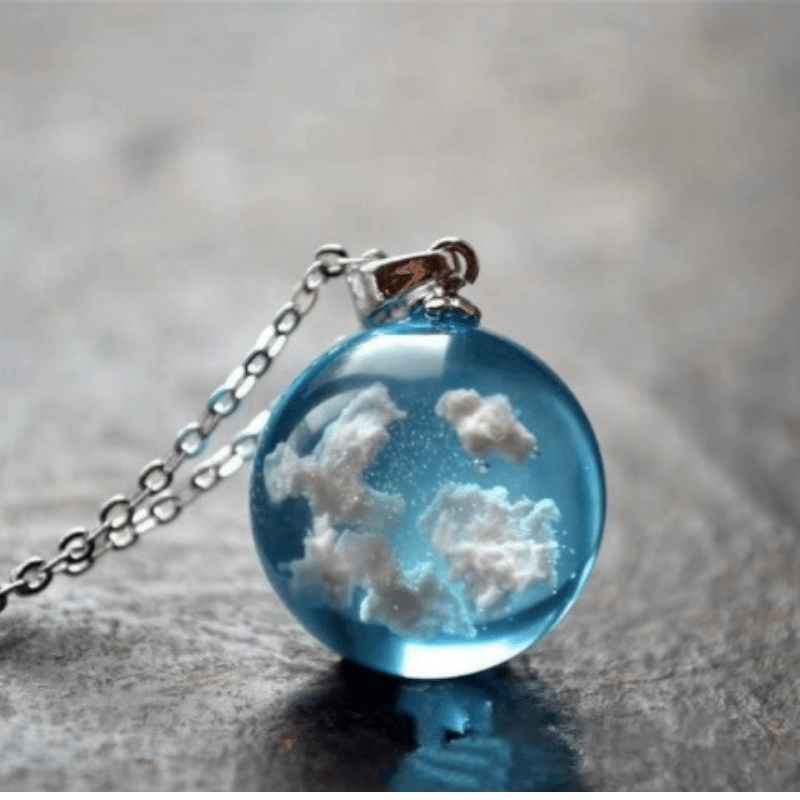 Collier avec pendentif Lune bleue et nuages mamansansnotice