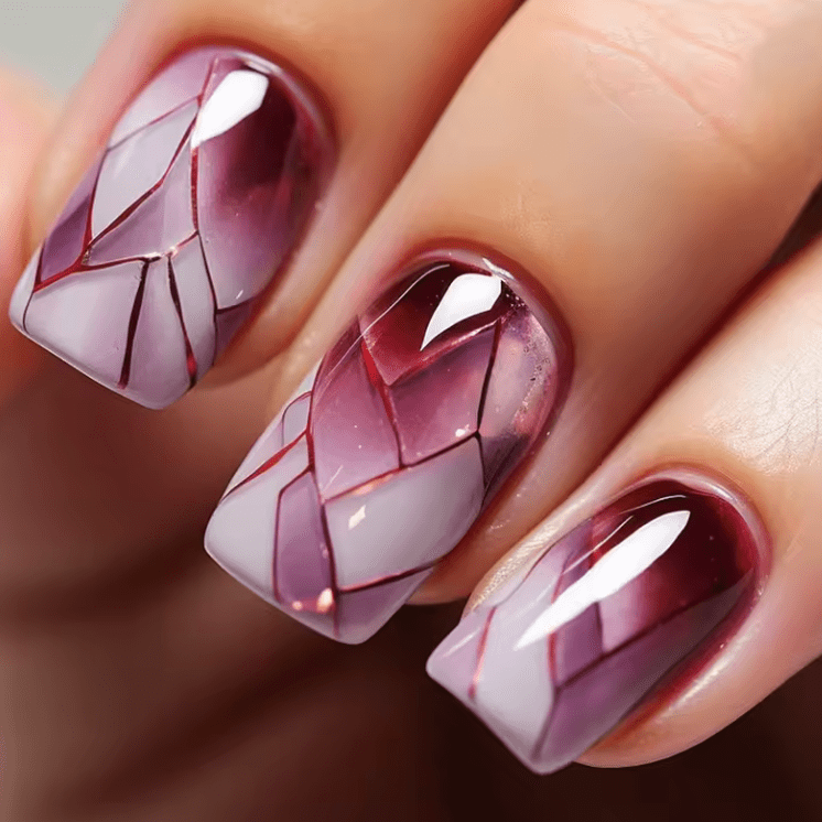 Faux ongles effet craquelés mauve maman sans notice