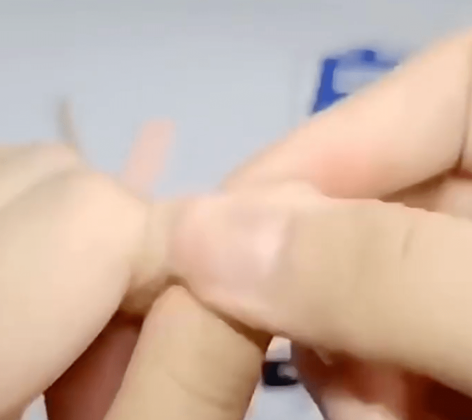 Faux ongles petit noeud maman sans notice